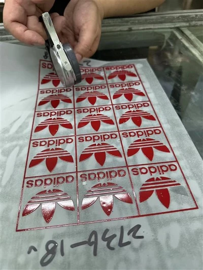 Tinta Silikon Matte Sablon Anti Lengket Bahan Tekstil Tinta Ramah Lingkungan Untuk Pencetakan Tekstil